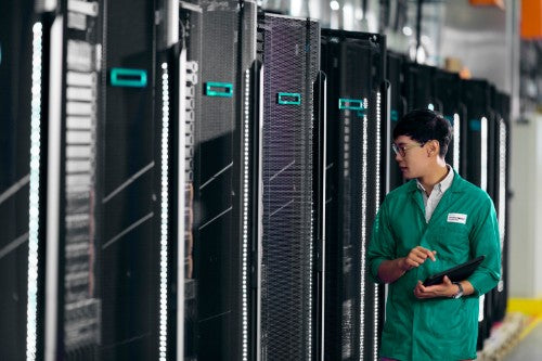 HPE Aruba Networking 24-port 10/100/1000BASE-T PoE+ MACsec v3 zl2 Module